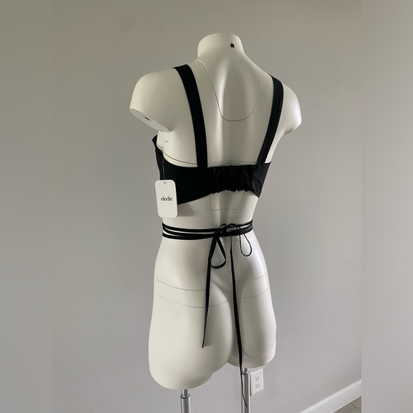 106. Elodie Tie-Front Cropped Racer Top - Picture 7 of 7